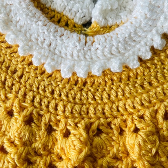 Handcrafted crochet baby dress - Picture 7 of 8